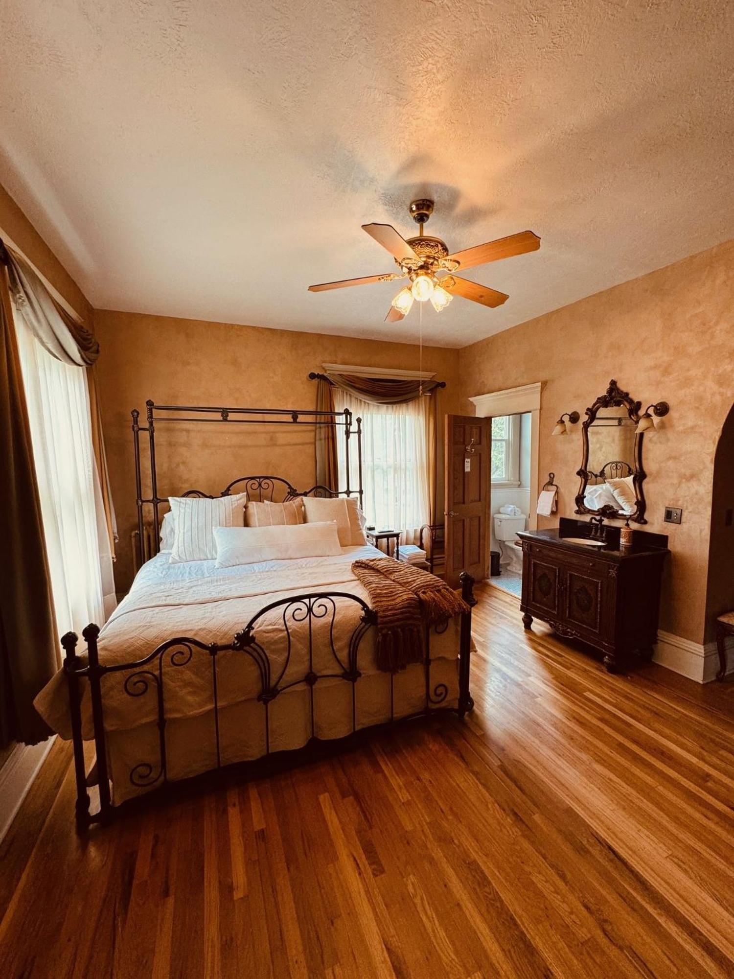 The Gibson Mansion Bed And Breakfast 미줄라 외부 사진
