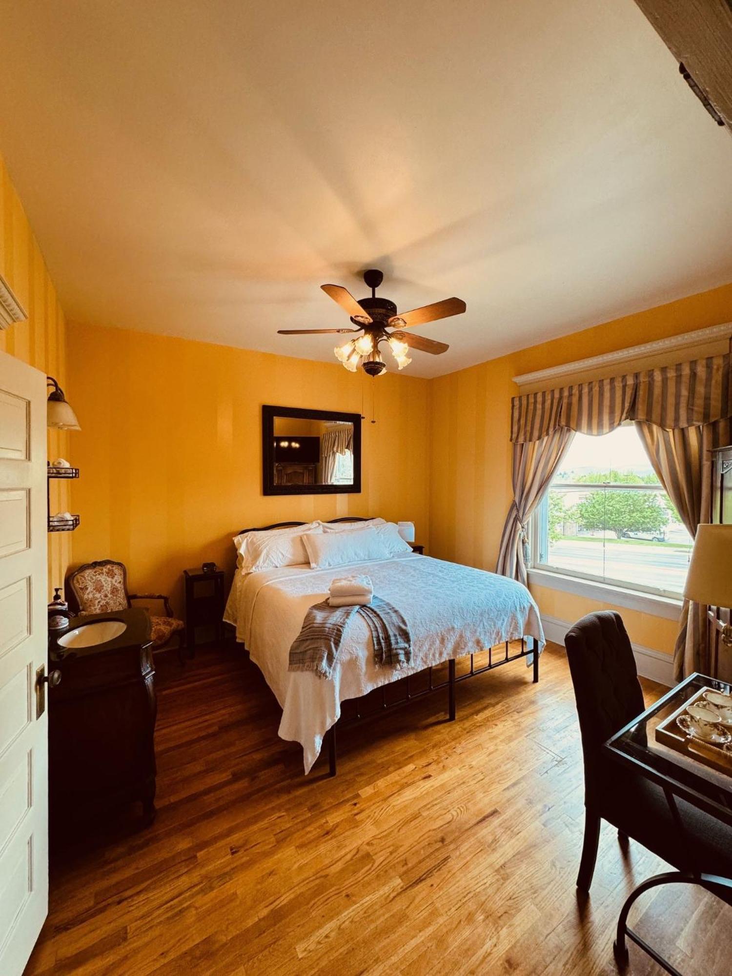 The Gibson Mansion Bed And Breakfast 미줄라 외부 사진