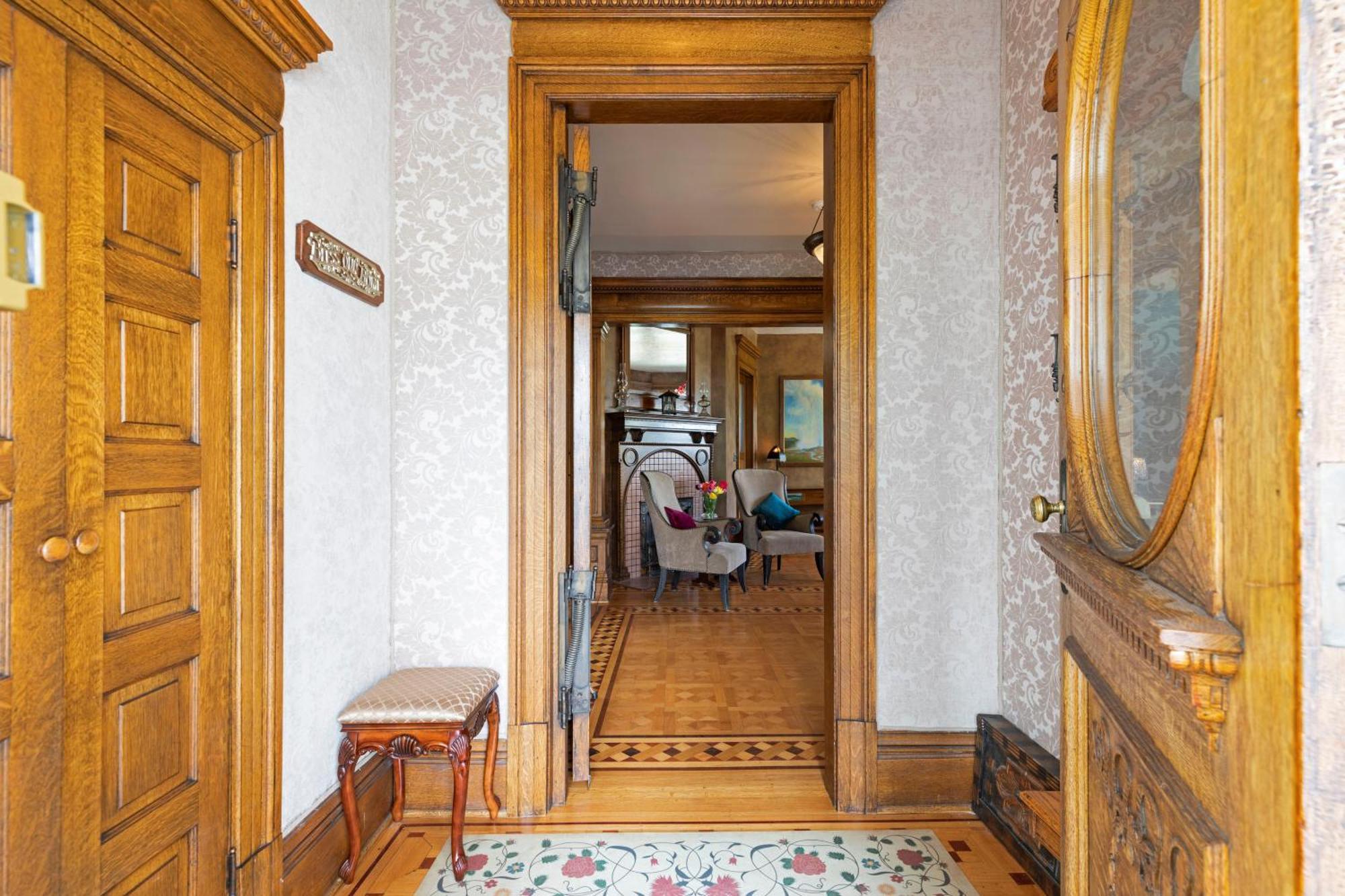 The Gibson Mansion Bed And Breakfast 미줄라 외부 사진